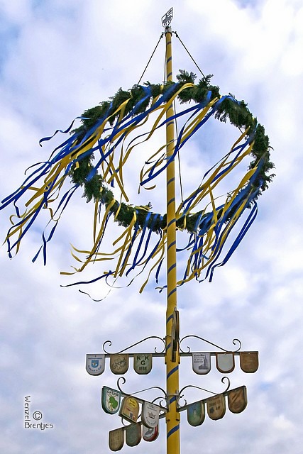 Bild "Willkommen:Tanz_in_den_Mai_2022_0676.jpg"